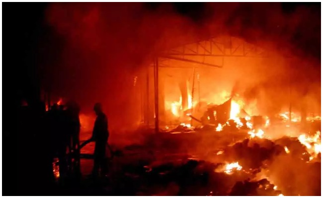 Crime News: అర్ధరాత్రి కెమికల్ ఫ్యాక్టరీలో భారీ అగ్నిప్రమాదం.. ఆరుగురు మృతి, పలువురికి తీవ్ర గాయాలు..!