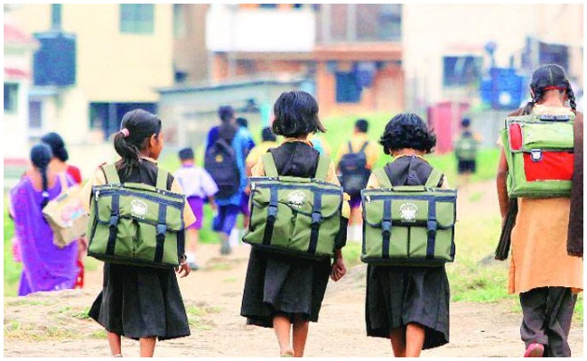 Tamil Nadu: తమిళనాడులో మతమార్పిడి కల్లోలం.. ఉన్నతాధికారులకు ఫిర్యాదు చేసిన విద్యార్థులు…!