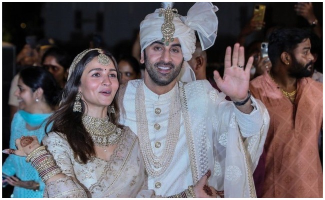 Alia – Ranbir: ఆలియాకు రణ్‌బీర్‌ ఇచ్చిన కాస్ట్లీ గిఫ్ట్ ధర తెలిస్తే షాక్ అవ్వాల్సిందే..?