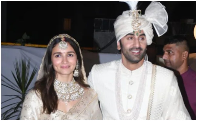 Ranbir – Alia: ఆలియా భట్ ధరించిన మంగళసూత్రం ఉంగరం..ఖరీదు తెలిసి ఆశ్చర్యపోతున్న అభిమానులు..?