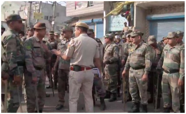 Hanuman sobhayatralo: ఢిల్లీలో హనుమాన్ శోభయాత్రలో మత ఘర్షణలు.. ఏకంగా రాళ్లతో దాడి!