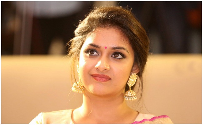 Keerthi Suresh: స్కిన్ షో గురించి షాకింగ్ కామెంట్స్ చేసిన కీర్తి సురేష్… డబ్బు కోసం హద్దులను చెరపనంటూ కామెంట్స్!