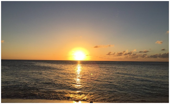 Devotional Tips: సాయంత్రం 6 తర్వాత ఈ వస్తువులను కొంటే శని ప్రభావం తప్పదు!