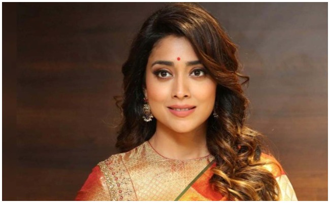 Shriya: ఆర్ఆర్ఆర్ లో నా పాత్ర కూడా తెలియకుండా ఓకే చేశా… కానీ ఇప్పుడు ఏం అనిపిస్తుందంటే: శ్రియా షాకింగ్ కామెంట్స్