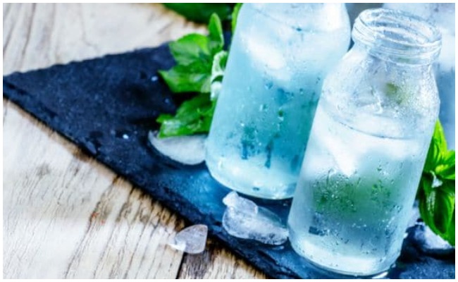 Health Tips: వేసవికాలంలో ఫ్రిజ్ వాటర్ ఎక్కువగా తాగడం వల్ల ఏం జరుగుతుందో తెలుసా…?