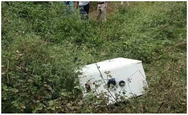 Crime News: భువనేశ్వర్ లో ఎటిఎం బద్దలుకొట్టి 20 లక్షలు లూటీ చేసిన దుండుగలు…!