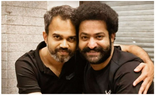 NTR and Prashanth Neel : ఎన్టీఆర్ లా రామ్ చరణ్, అల్లు అర్జున్ ఆలోచించలేదు ఎందుకో…!