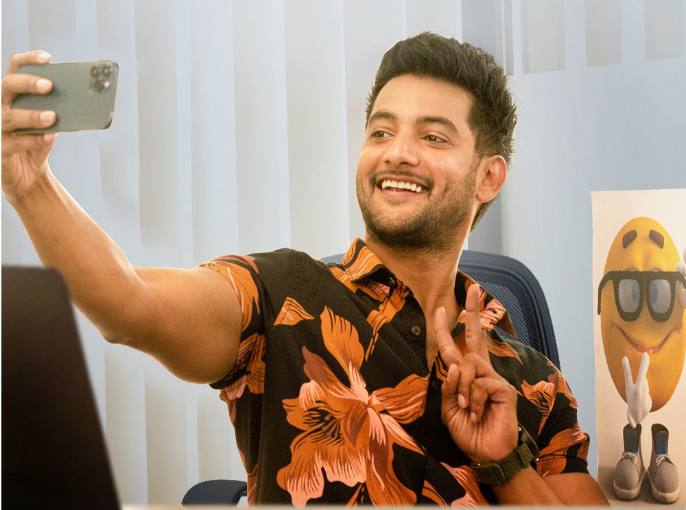 ఆది సాయికుమార్ – కేకే రాధమోహన్- ఫణికృష్ణ సిరి ‘క్రేజీ ఫెలో’ క్రేజీ ఫస్ట్ లుక్ విడుదల