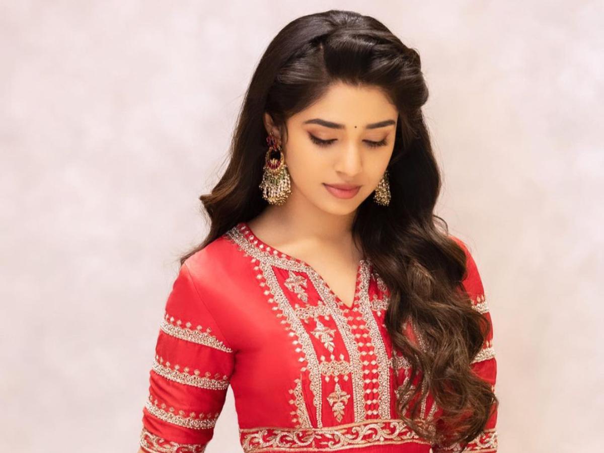 Krithy Shetty Life Story – కృతి శెట్టి లైఫ్ స్టోరీ మీకోసం