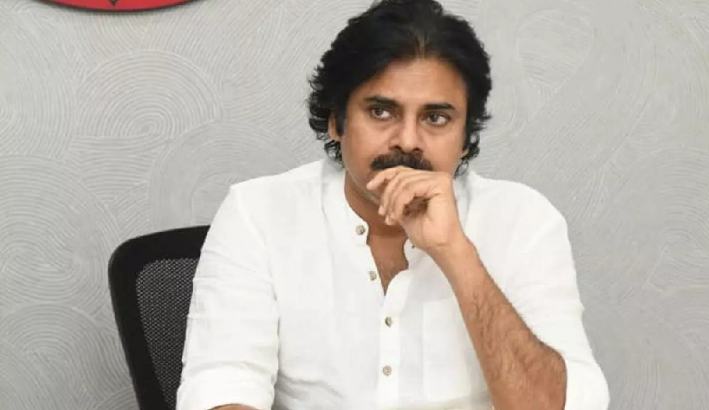 ఇన్సైడ్ టాక్ : పవన్ సినిమాలు వాయిదా పడుతున్నాయా? డీటెయిల్స్ ఏమిటంటే.!