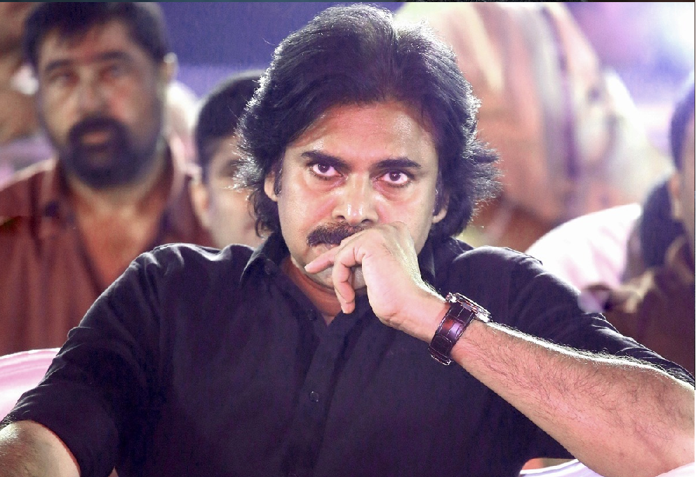 గాసిప్స్ : ఈ సినిమాకి కేవలం 20 రోజులు ఇచ్చిన పవన్ కళ్యాణ్.?