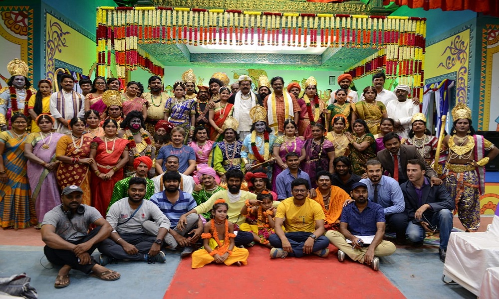 అంతరించిపోతున్న నాటకరంగం, కళాకారులను గుర్తుతెచ్చే ఉత్సవం !!