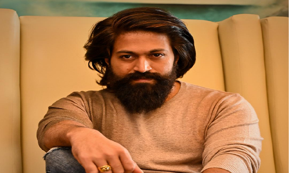 ఇండస్ట్రీ టాక్ : తమిళ్ క్రియేటివ్ డైరెక్టర్ తో యష్ మాసివ్ ప్రాజెక్ట్.?