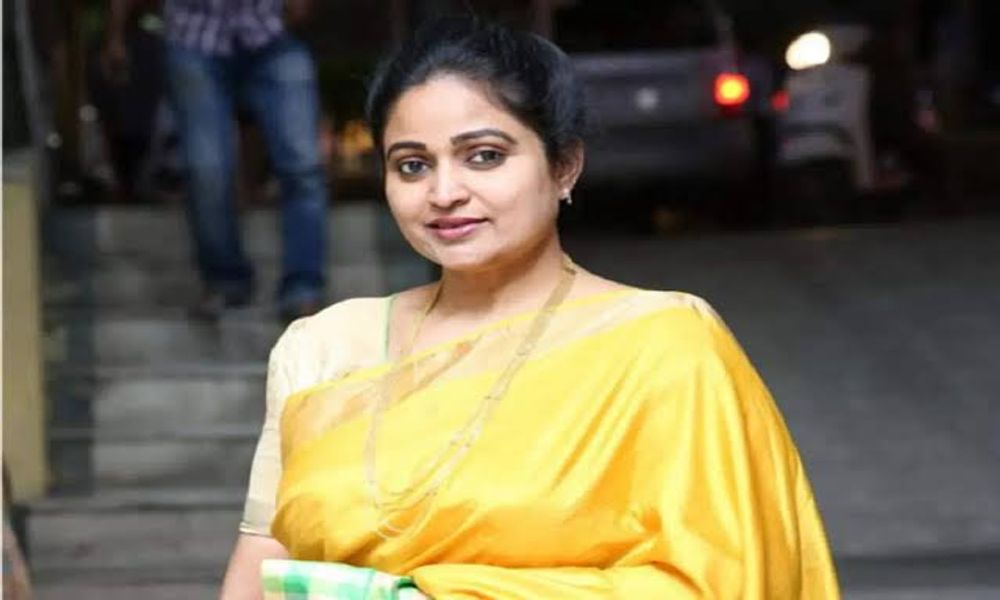 అయ్యోపాపం దివ్య వాణి.! టీడీపీ రాజకీయానికి బలి.!