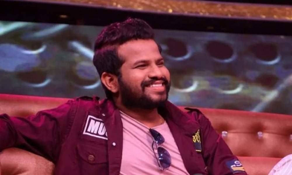 అది లేకుండా ఆది ఏ పని చెయ్యడంటూ ఆది పరువు తీసిన హీరో?