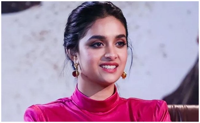 చెల్లెలి పాత్రలో నటించడానికి అసలు కారణం అదే: కీర్తి సురేష్