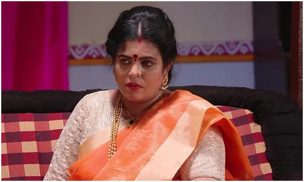 కరాటే కళ్యాణి పోరాటం ఆగేలా లేదుగా.. ఆ యూట్యూబర్స్ అందరిపై ఎఫ్ఐఆర్!