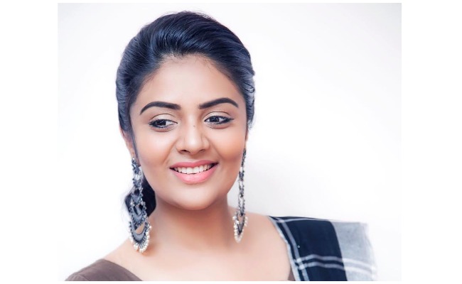 శ్రీముఖి టీవిలో ఏం చూస్తుందో తెలిస్తే షాక్ అవ్వడం ఖాయం.. !