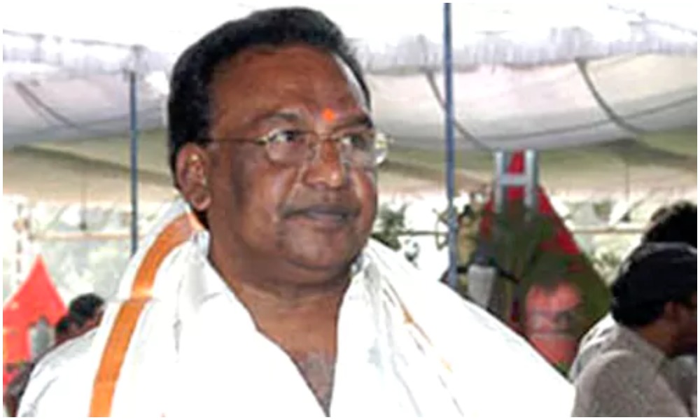 25 వేల కోసం 15 కేజీలా వెండి ఆభరణాలను తాకట్టు పెట్టిన డైరెక్టర్?