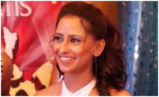 Dancer Teena : అనుమానాస్పద స్థితిలో మృతి చెందిన ఆట డాన్స్ షో విన్నర్ టీనా..!