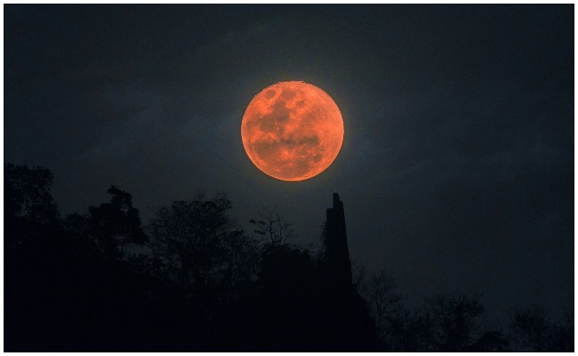 ఈ నెల 16న చంద్రగ్రహణం… ఈ 3 రాశుల వారికి పట్టిందల్లా బంగారం?