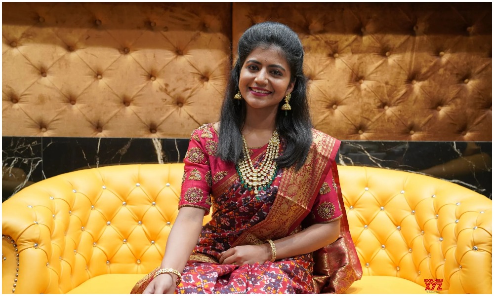 న్యూస్ రీడర్ వి కిడ్నీ, లివర్ కి తేడా తెలియకపోవడం ఏంటి జ్యోతక్క.. శివ జ్యోతి పై భారీ ట్రోల్స్!