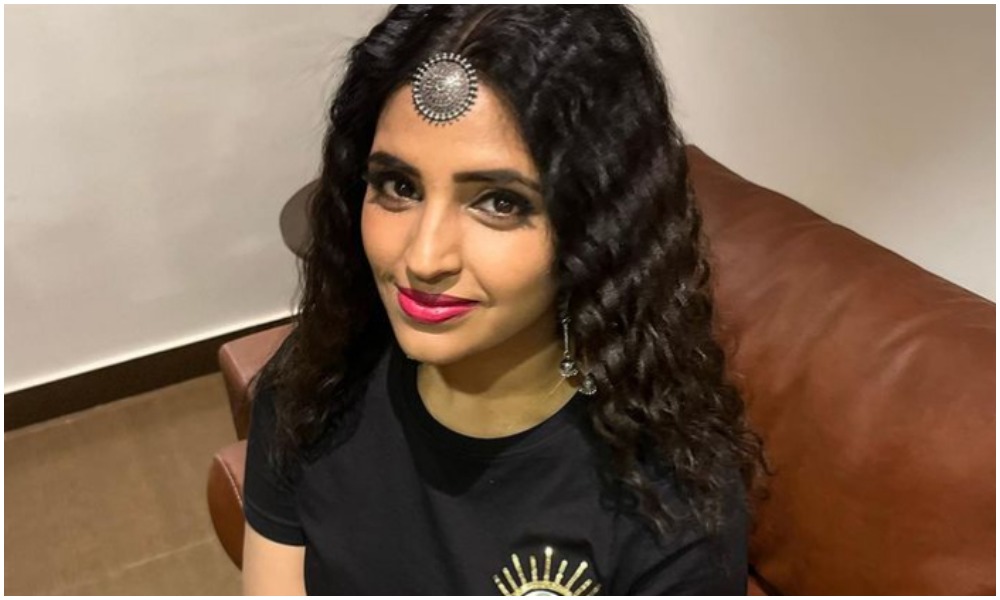 మ.. మ మహేషా అంటూ రెచ్చిపోయి డాన్స్ చేసిన యాంకర్ శ్యామల!