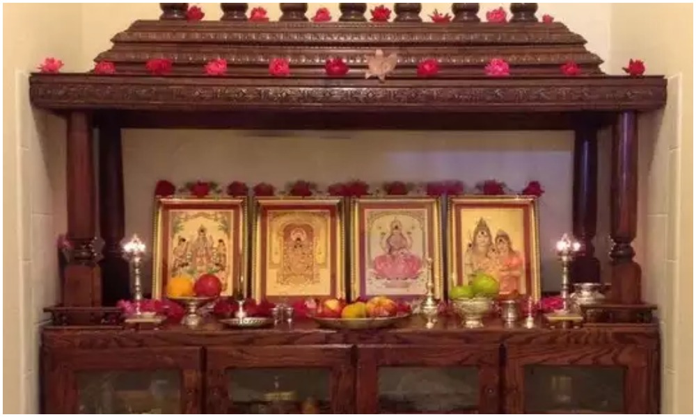 ఇంట్లో పాడైపోయిన దేవుళ్ల పటాలు ఉంటే వాటిని ఏం చేయాలో మీకు తెలుసా?