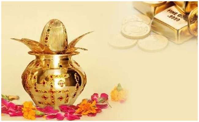 Akshaya Tritiya: నేడు అక్షయ తృతీయ… బంగారం కొనలేక బాధపడుతున్నారా.. అయితే ఇలా చేయాల్సిందే!