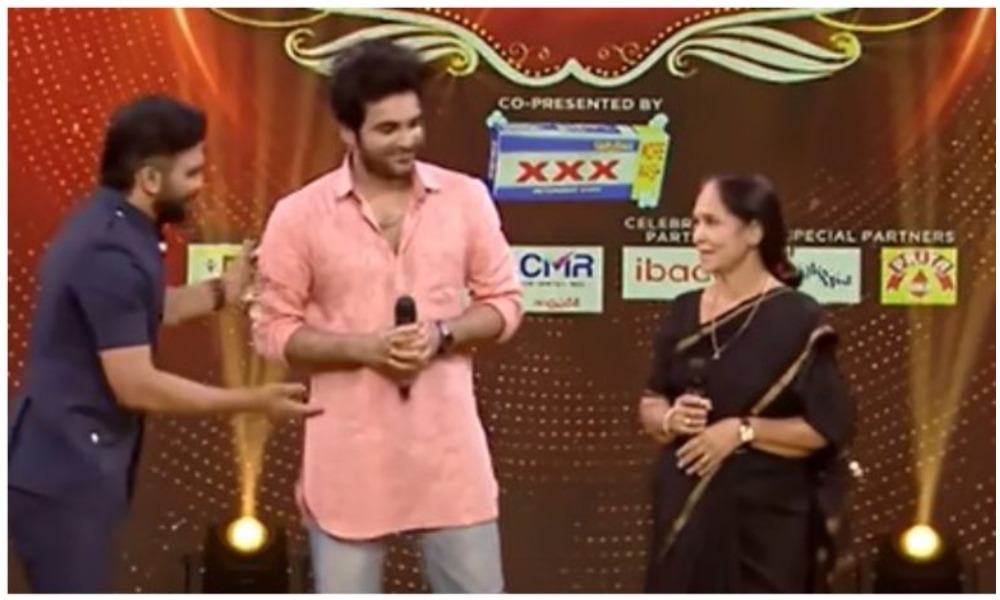 యాంకర్ ప్రదీప్ కారణంగా తల్లి చేత తిట్లుతిన్న డీజే టిల్లు హీరో!