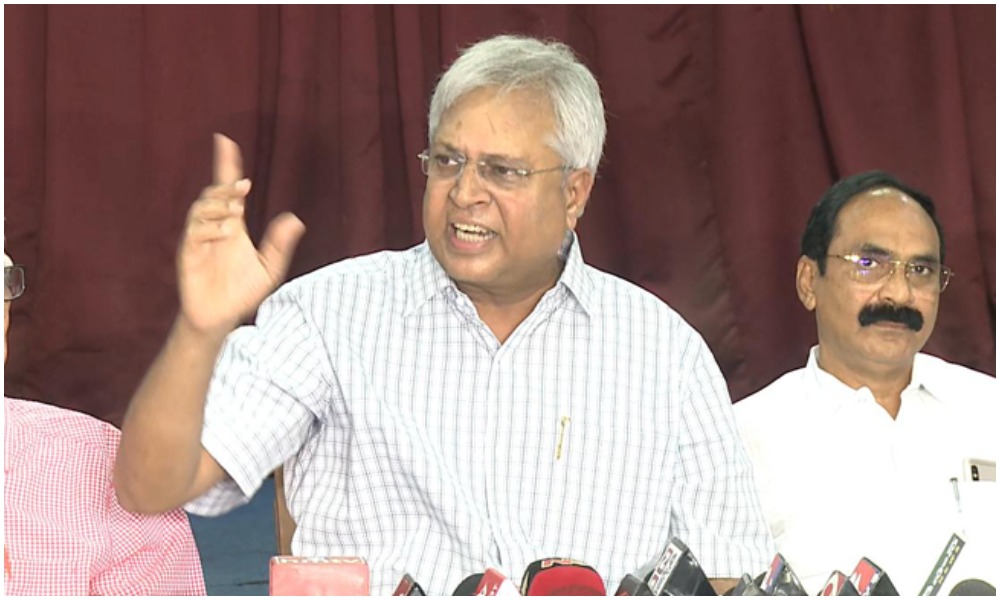 ఆ పార్టీల మద్దతు బీజేపీకే కాబట్టి ఏమీ అనరు: ఉండవల్లి