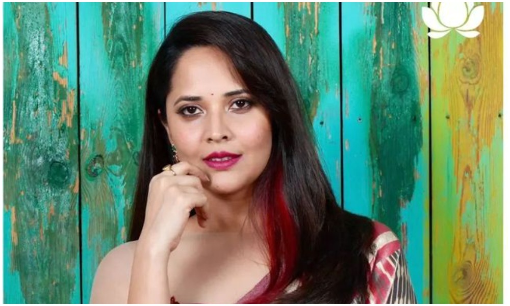 అత్త యమ హాట్ అంటూ అనసూయ బ్యాక్ వీడియోపై కామెంట్!