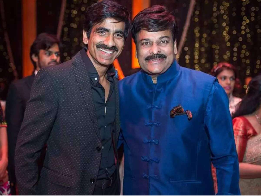 షాకింగ్ : మెగాస్టార్ సినిమా నుంచి రవితేజ తప్పుకున్నాడా??