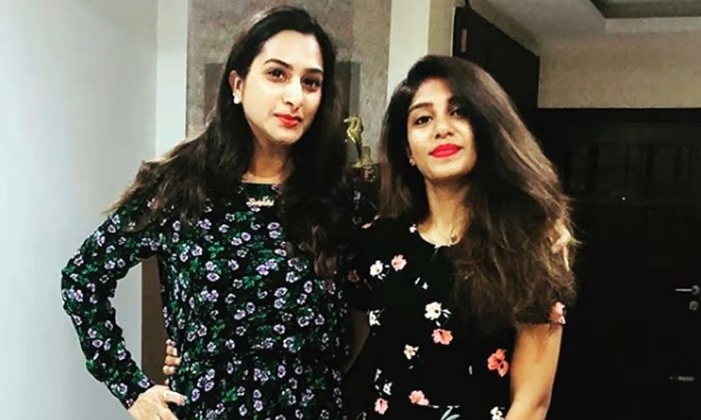 పాట పాడుతూ సందడి చేసిన సురేఖ వాణి.. ఈ వయసులో మీకు అవసరమా అంటూ ట్రోల్..!