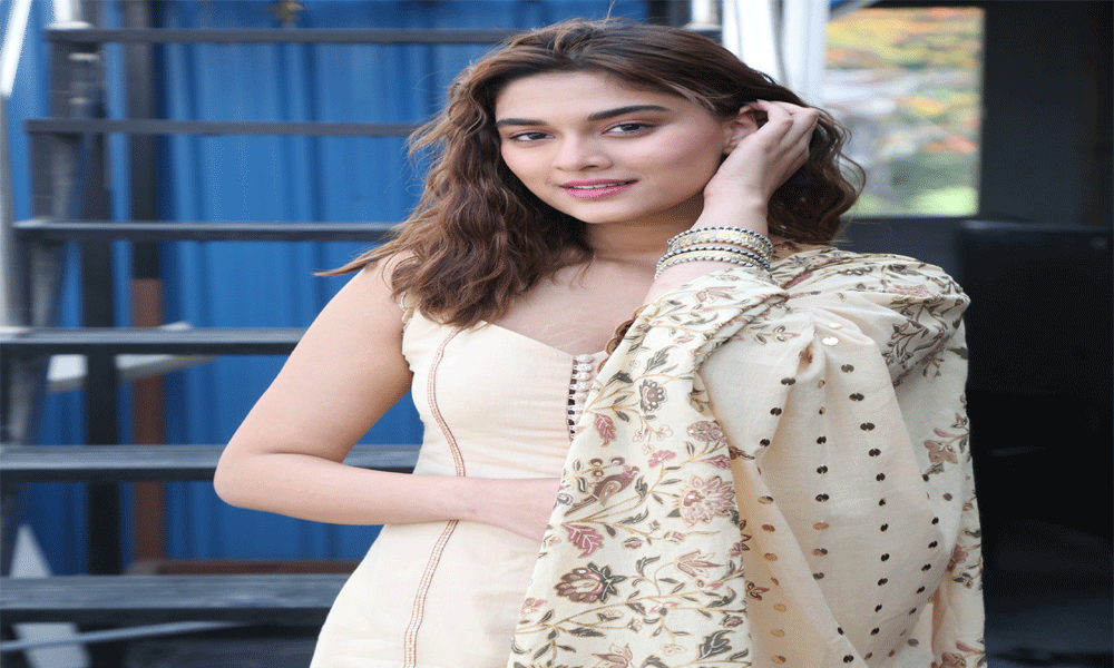 ‘మేజర్’ ప్రతి ఒక్కరు తప్పక చూడాల్సిన చిత్రం :  హీరోయిన్  సయీ మంజ్రేకర్‌ ఇంటర్వ్యూ