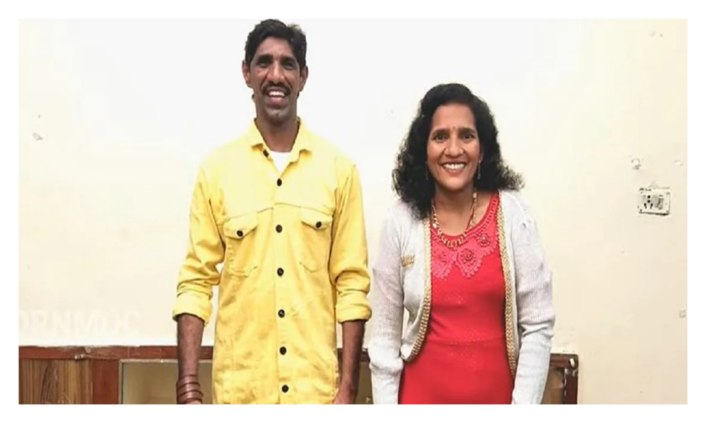 నాది నక్కీలీసు గొలుసు పాటకు డాన్స్ చేసినందుకు రఘుకుంచే బహుమతి ఇచ్చారు?