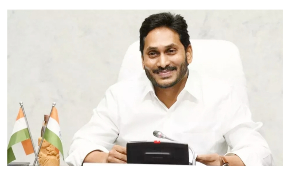 సీఎం జగన్ తో సంభాషించిన మాజీ గవర్నర్ ద్రౌపది..