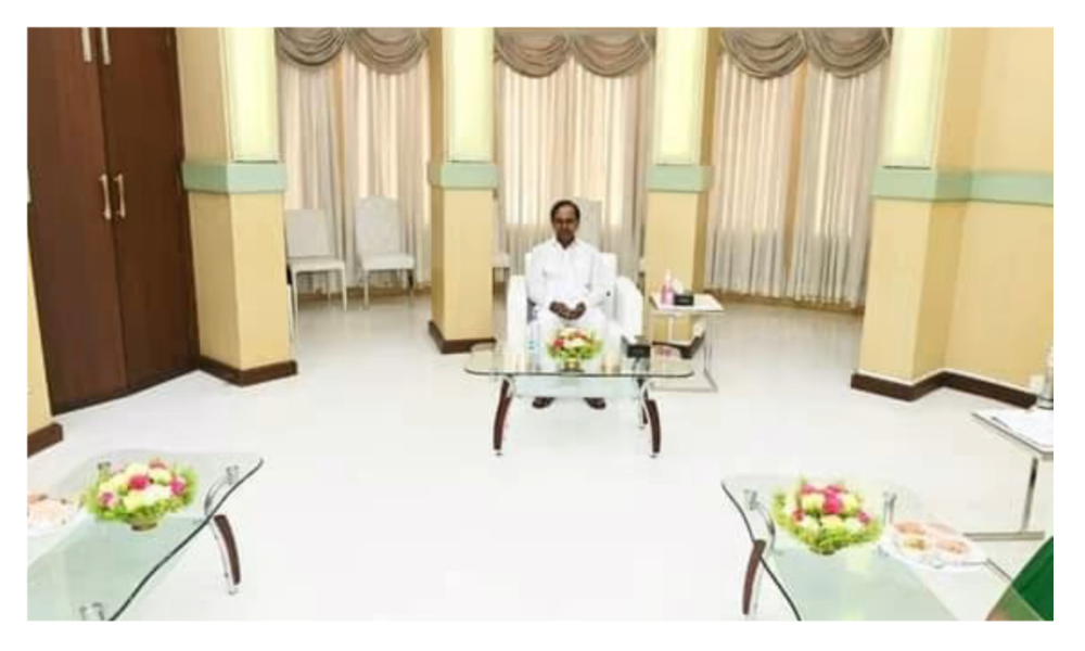 తమిళిసై, కేసీఆర్ ఫోటోపై సెటైర్ వేసిన తీన్మార్ మల్లన్న..