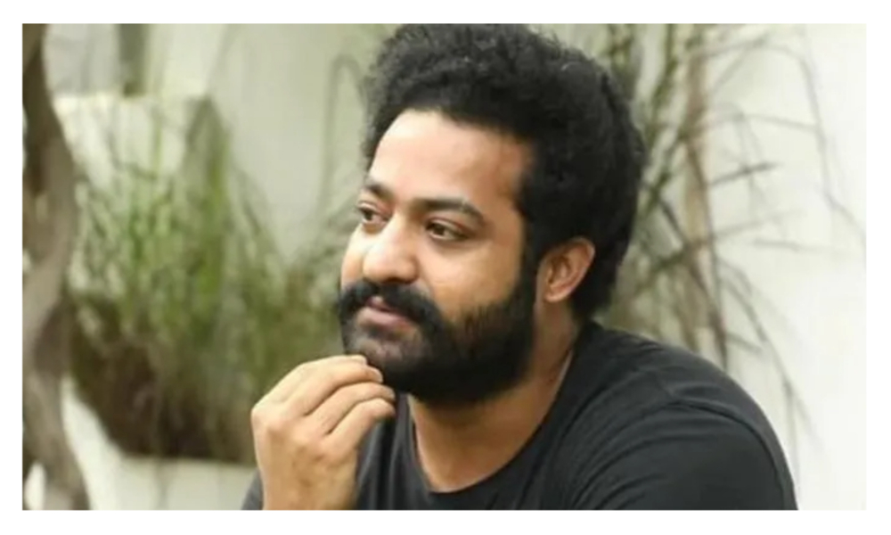 అభిమాని అనారోగ్యం గురించి తెలిసి ఫోన్ చేసిన ఎన్టీఆర్.. వీడియో వైరల్…!