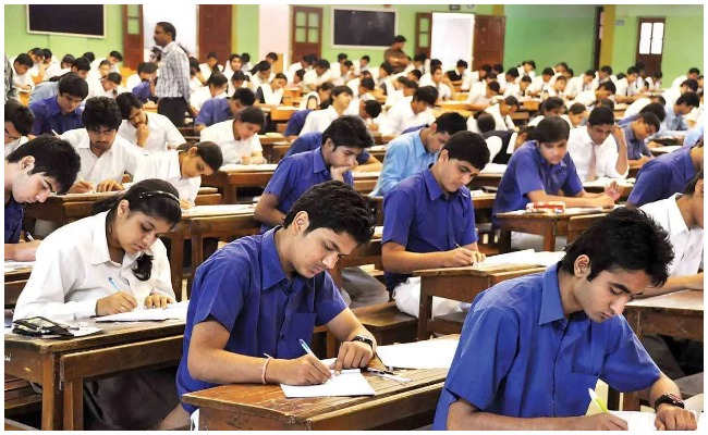 విడుదలైన ఏపీ పదో తరగతి ఫలితాలు.. ఈసారి కూడా బాలికలదే పైచేయి!