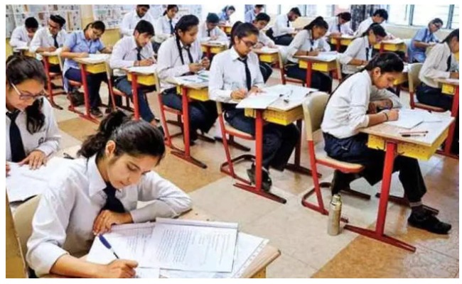 ఆంధ్ర ప్రదేశ్ టెన్త్ రిజల్ట్స్ పై కోపంతో రియాక్ట్ అవుతున్న పేరెంట్స్..