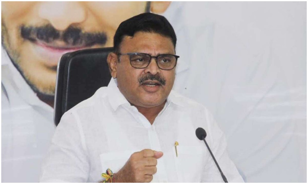 ఆరోగ్యశాఖ మంత్రులు ఆసుపత్రుల్లో ఆపరేషన్లు చేస్తారా? అంబటి రాంబాబు ప్రశ్నలు?