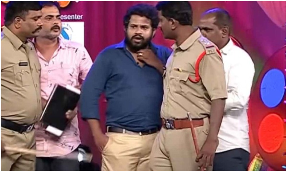 జబర్దస్త్ వేదికపై హైపర్ ఆది ని అరెస్ట్ చేసిన పోలీసులు..