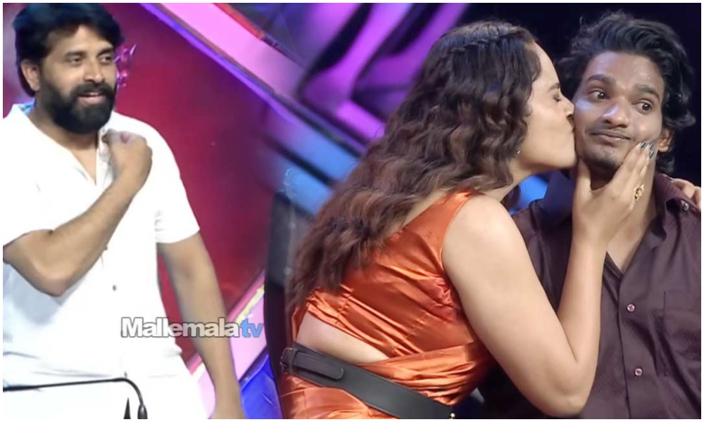 మరోసారి ఢీ షోలో మొదలైన ముద్దుల గోలా.. కంటెస్టెంట్ కి ముద్దు పెట్టిన నందిత!