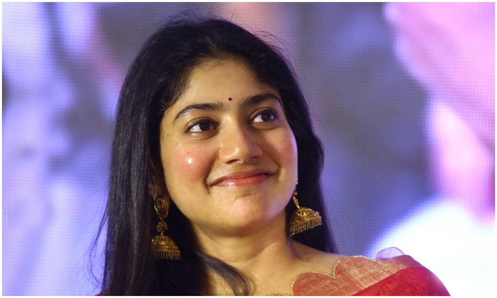 టాలీవుడ్ స్టార్ హీరోతో ప్రేమలో ఉన్న సాయి పల్లవి..? అతని కోసం ఇంత పని చేసిందా..?