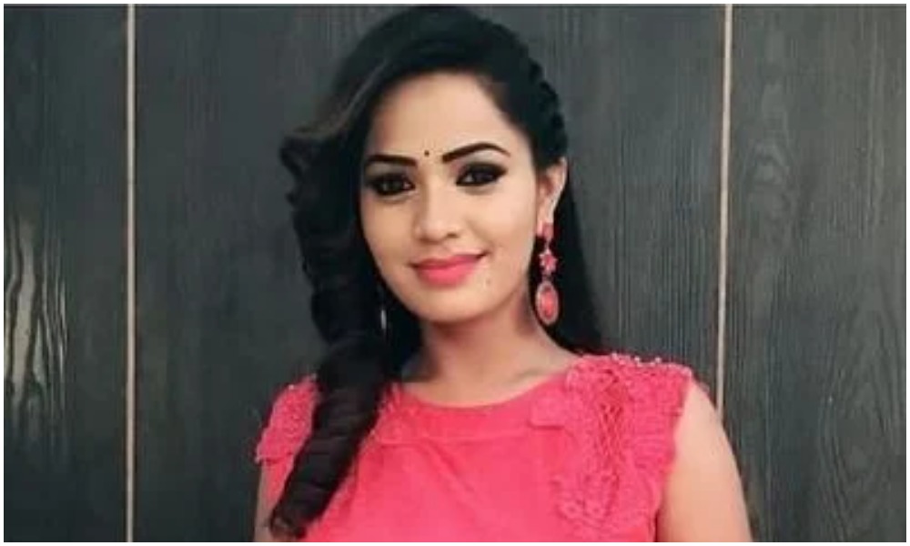 కార్తీక దీపం సెట్ లో సందడి చేసిన మోనిత..మళ్ళీ రీ ఎంట్రీ ఇవ్వనుందా..?