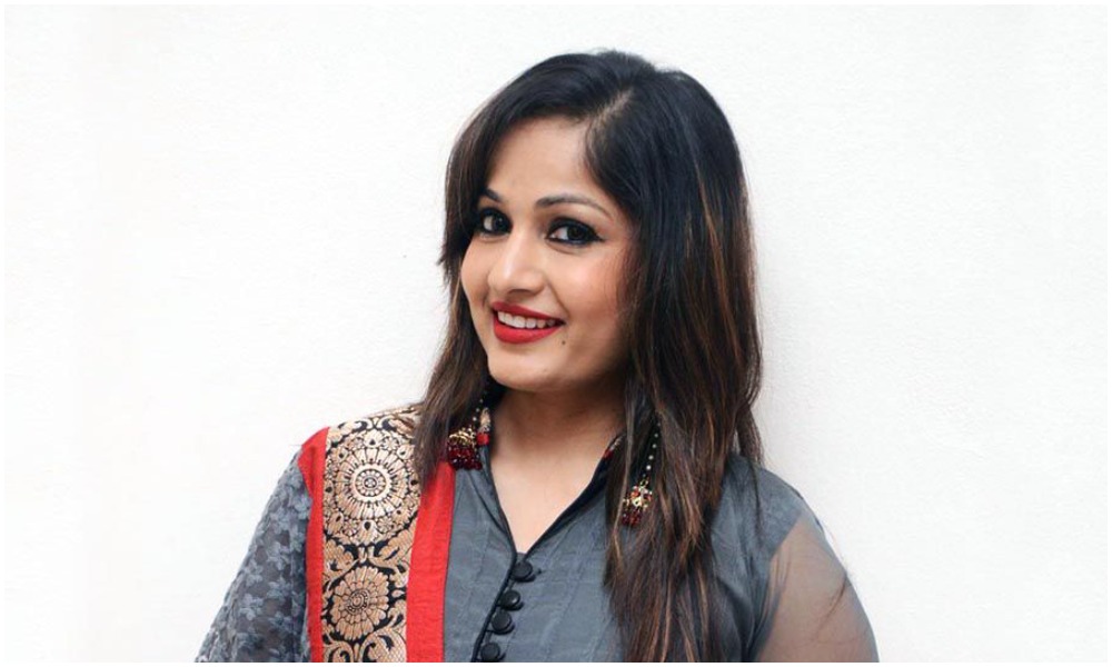 ఆ నటి తరహాలో విలన్ పాత్రలో నటించాలని ఉంది..షాకింగ్ కామెంట్స్ చేసిన మాధవీ లత…!