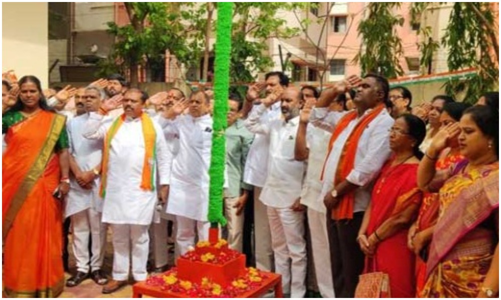 రాష్ట్ర అవతరణ వేడుకలలో మునిగిన తెలంగాణ..