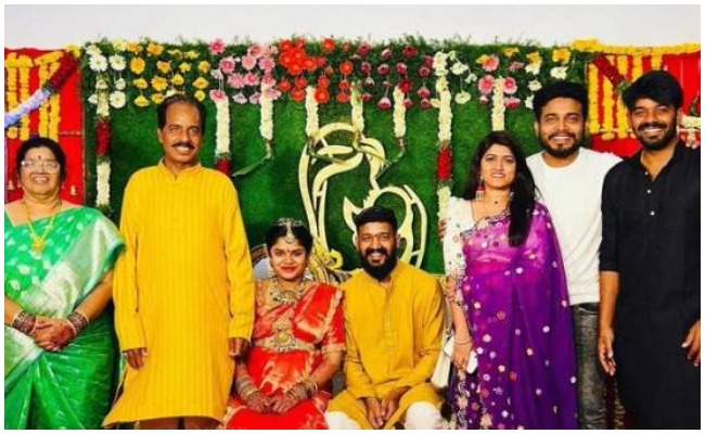 పెదనాన్నగా ప్రమోట్ అయిన బుల్లితెర నటుడు సుధీర్!