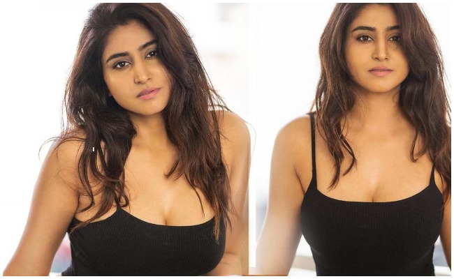 డైరక్టర్, కమెడియన్ తో కలిసి వీకెండ్ పార్టీలో రచ్చ చేసిన వర్షిణి..!